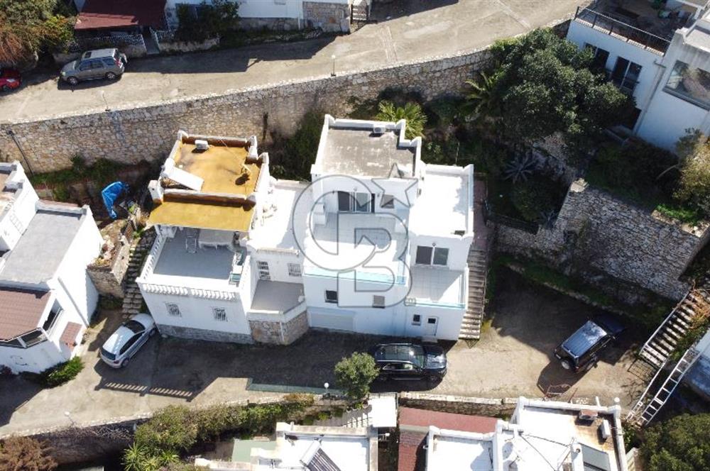Bodrum Torba Satılık Deniz Manzaralı Kapalı Garaj Tripleks Villa 