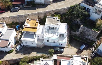 Bodrum Torba Satılık Deniz Manzaralı Kapalı Garaj Tripleks Villa 