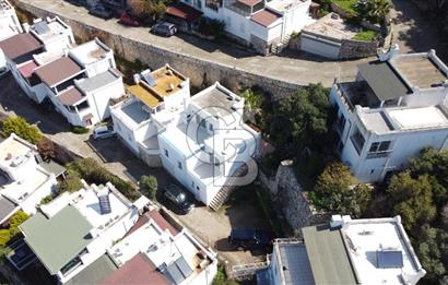 Bodrum Torba Satılık Deniz Manzaralı Kapalı Garaj Tripleks Villa 