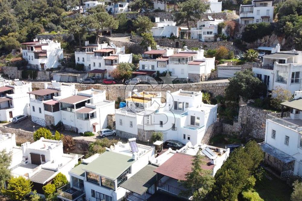 Bodrum Torba Satılık Deniz Manzaralı Kapalı Garaj Tripleks Villa 