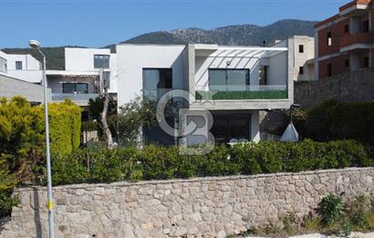 ORTAKENT MERKEZDE SİTEDE KİRALIK EŞYASIZ 2+1 GENİŞ DAİRE