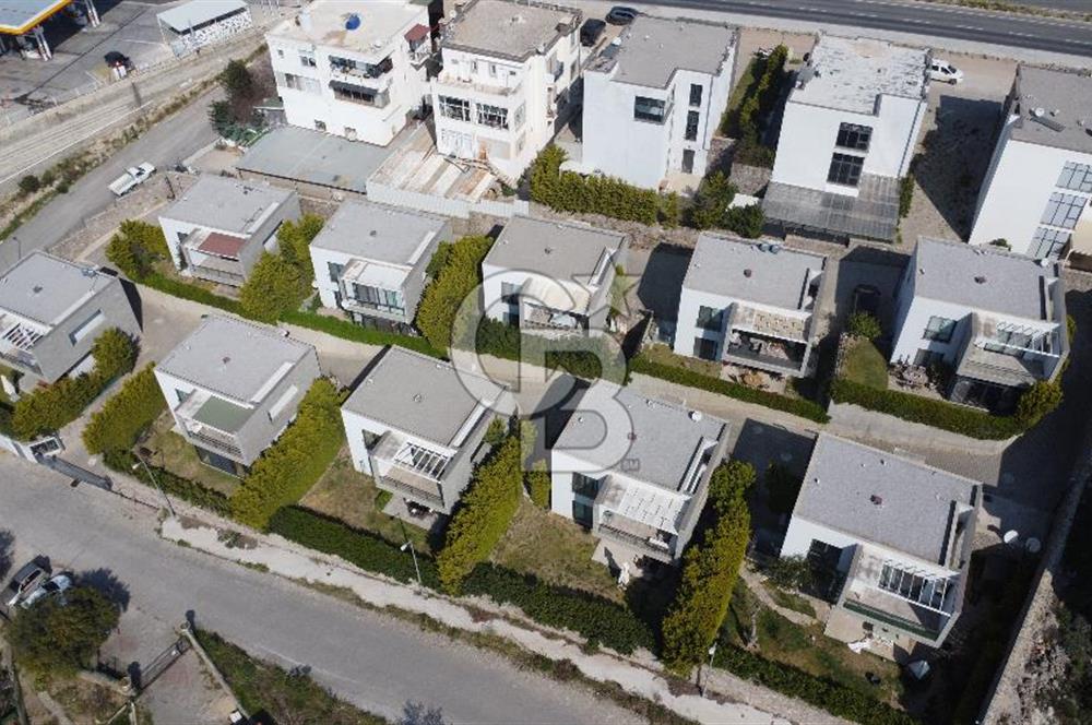 ORTAKENT MERKEZDE SİTEDE KİRALIK EŞYASIZ 2+1 GENİŞ DAİRE