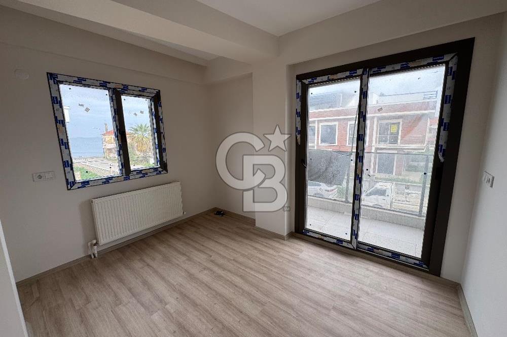 Foça Gencelli de 3+1 Bahçeli Denize 50m Kiralık Villa