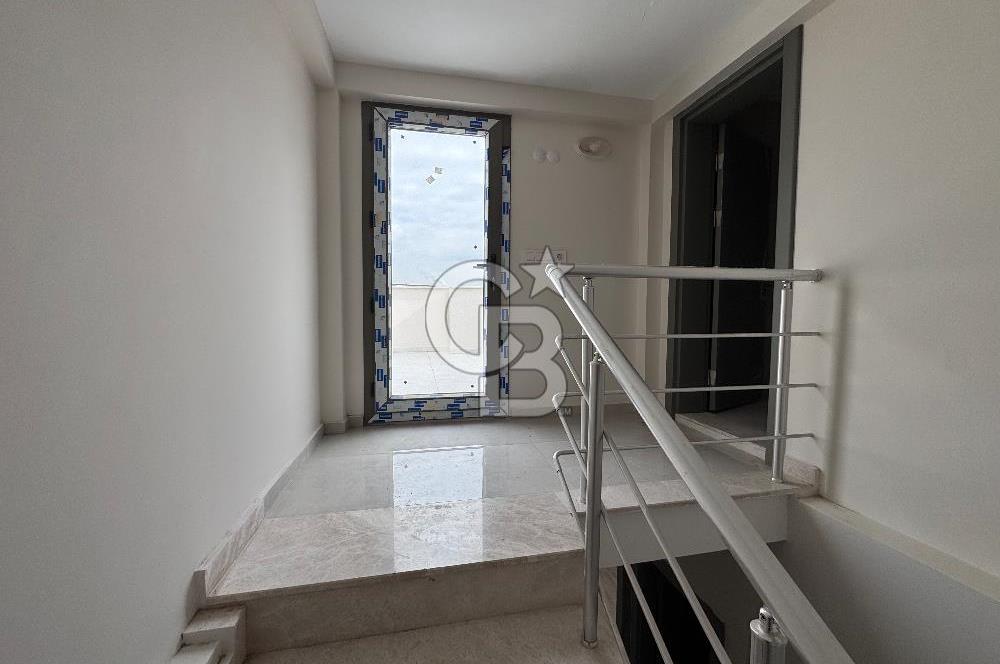 Foça Gencelli de 3+1 Bahçeli Denize 50m Kiralık Villa