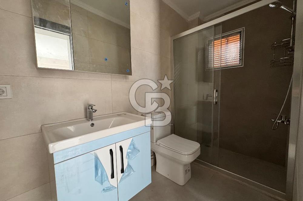 Foça Gencelli de 3+1 Bahçeli Denize 50m Kiralık Villa
