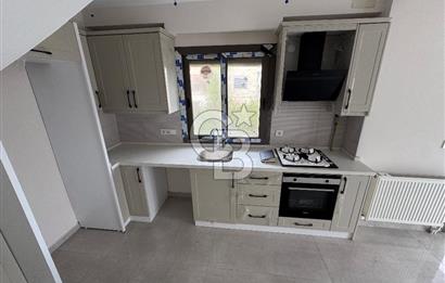 Foça Gencelli de 3+1 Bahçeli Denize 50m Kiralık Villa