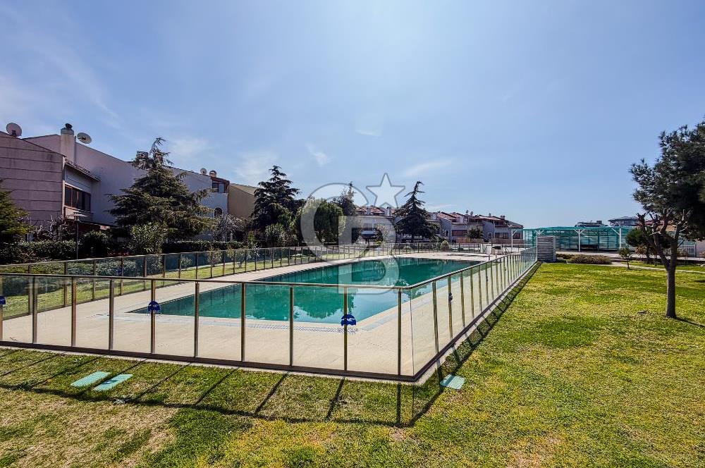 DENİZTEPE EVLERİNDE SATILIK DENİZ MANZARALI 3+2 LÜKS VİLLA