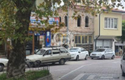 ÇARŞI İÇİNDE 2 KATLI BİNA SATILIK