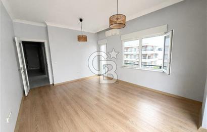 FENERYOLU'NDA YENİ BİNADA OTOPARKLI FERAH MERKEZİ KONUMDA 2+1