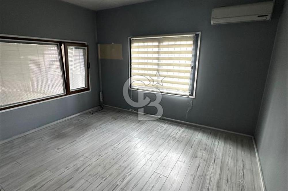Aşık Veysel Mh.de 216m² Kiracılı Satılık Dükkan