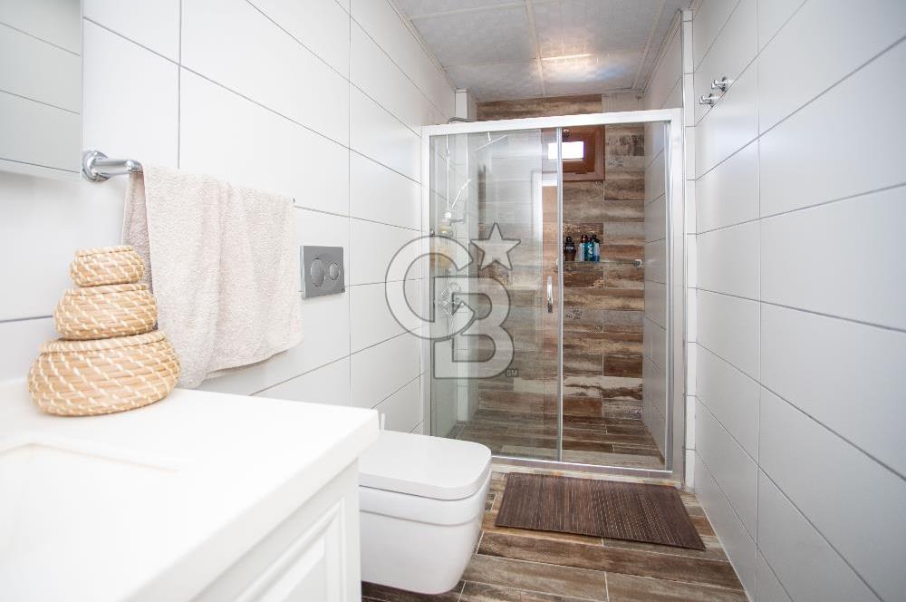 Foça Yenibağarası Mah. Satılık 4+1 Müstakil Villa