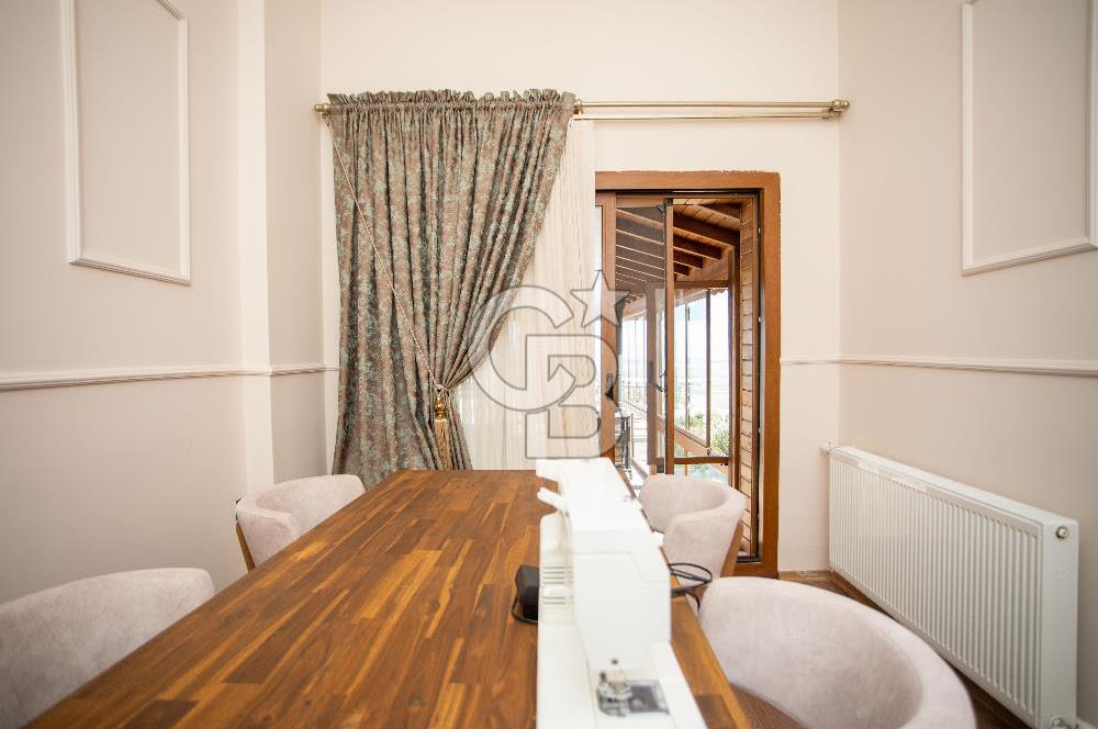 Foça Yenibağarası Mah. Kiralık 4+1 Müstakil Villa