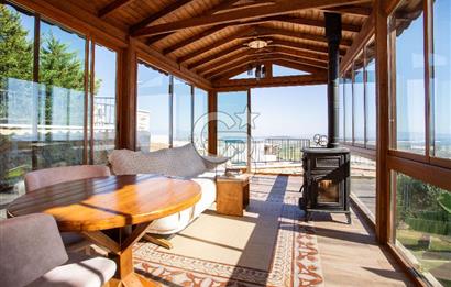 Foça Yenibağarası Mah. Satılık 4+1 Müstakil Villa