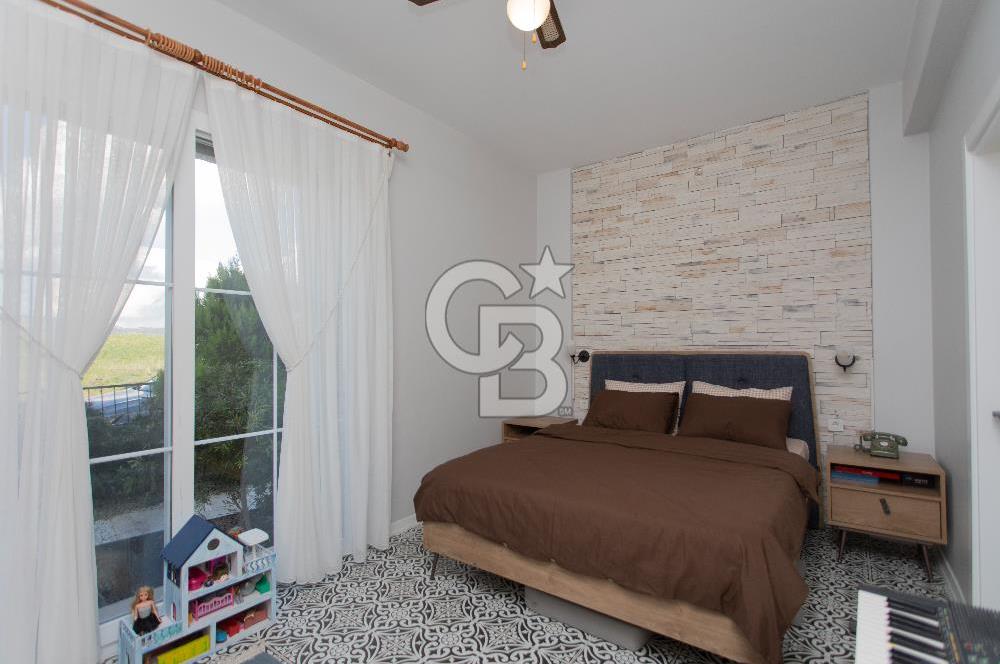 Foça Villalar Bölgesinde Eşyalı Kiralık 3+1 Villa