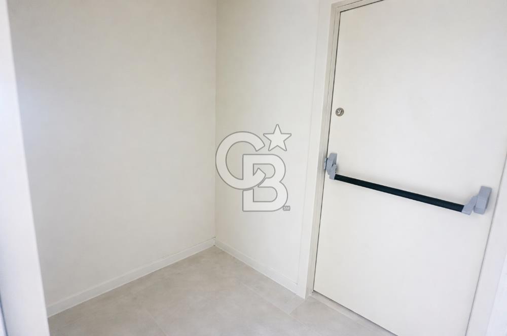 FENERBAHÇE , SELAHATTİN PINAR SOKAK'TA 4+1 KATTA TEK NET 140 M2 DAİRE