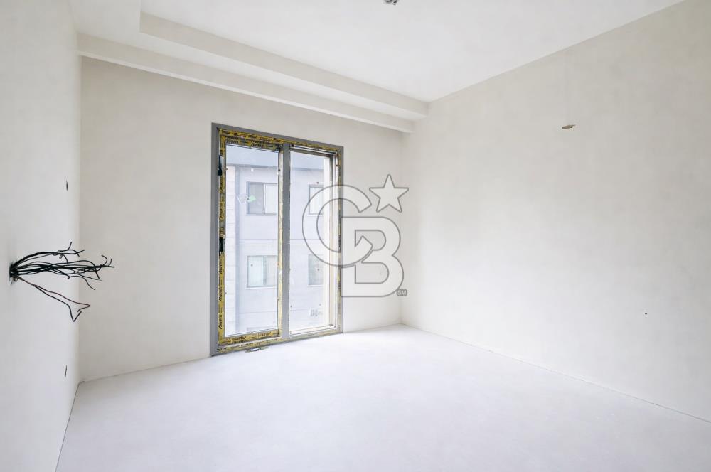 FENERBAHÇE , SELAHATTİN PINAR SOKAK'TA 4+1 KATTA TEK NET 140 M2 DAİRE