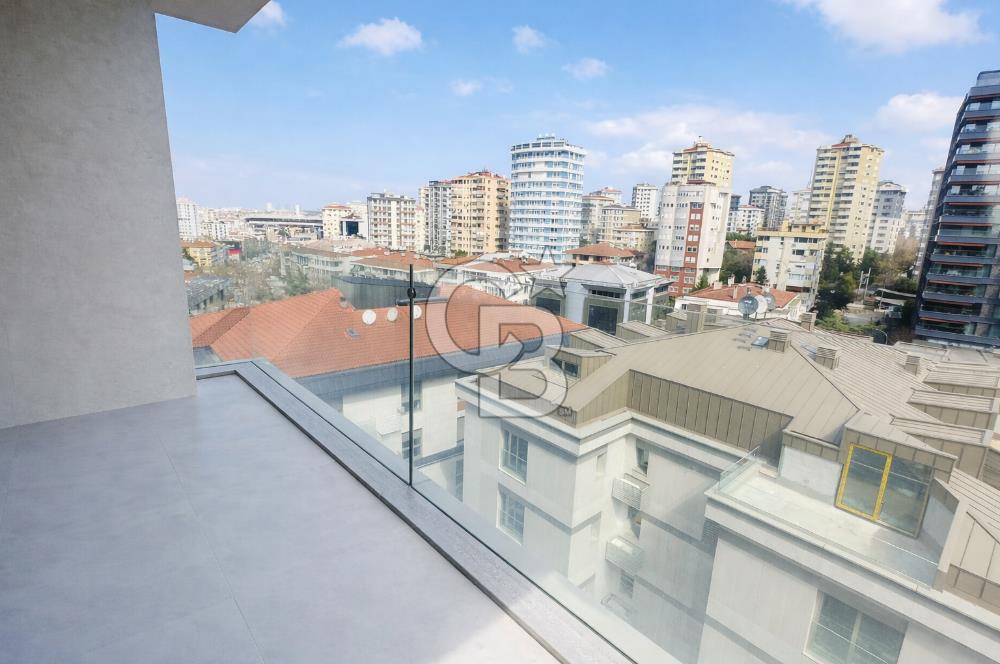 FENERBAHÇE , SELAHATTİN PINAR SOKAK'TA 4+1 KATTA TEK NET 140 M2 DAİRE