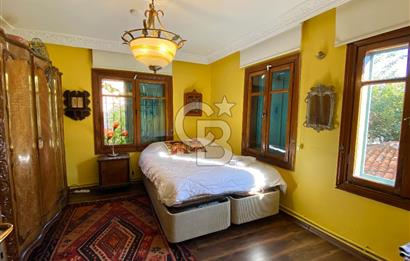 Ayvalık Merkez’de Avlulu Tarihi Rum Evi – “Sarı Köşk” | Aktif Konuk Evi