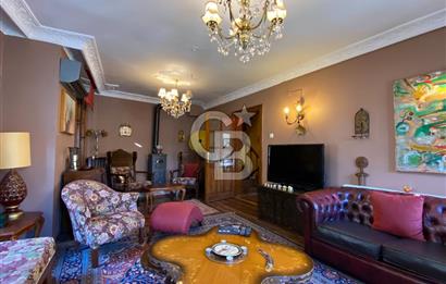 Ayvalık Merkez’de Avlulu Tarihi Rum Evi – “Sarı Köşk” | Aktif Konuk Evi