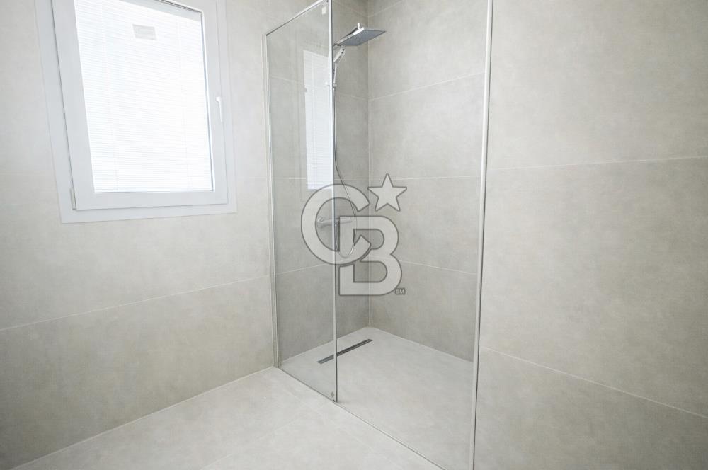 FENERBAHÇE , SELAHATTİN PINAR SOKAK'TA 4+1 KATTA TEK NET 140 M2 DAİRE