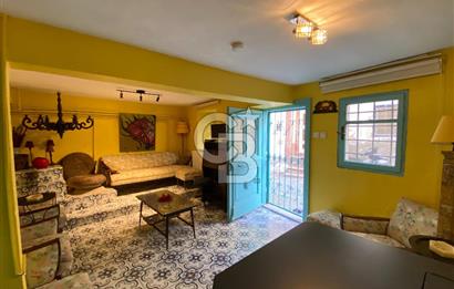 Ayvalık Merkez’de Avlulu Tarihi Rum Evi – “Sarı Köşk” | Aktif Konuk Evi