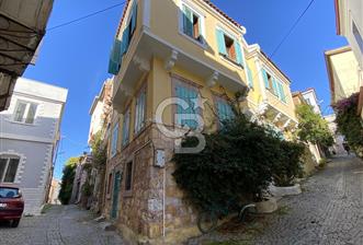 Ayvalık Merkez’de Avlulu Tarihi Rum Evi – “Sarı Köşk” | Aktif Konuk Evi - 3 - 341791