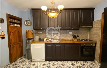 Ayvalık Merkez’de Avlulu Tarihi Rum Evi – “Sarı Köşk” | Aktif Konuk Evi