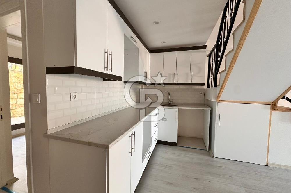Foça Kazım Dirik Mah. Kiralık 3+1 Bahçeli Dubleks Daire