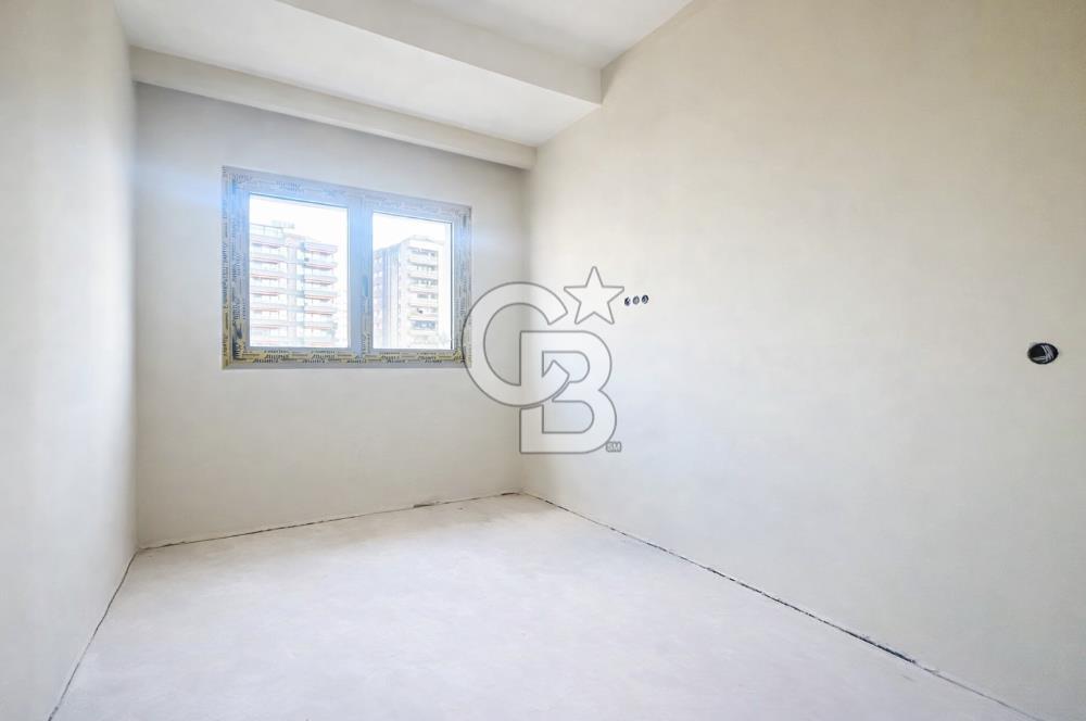 FENERBAHÇE , SELAHATTİN PINAR SOKAK'TA 4+1 KATTA TEK NET 140 M2 DAİRE