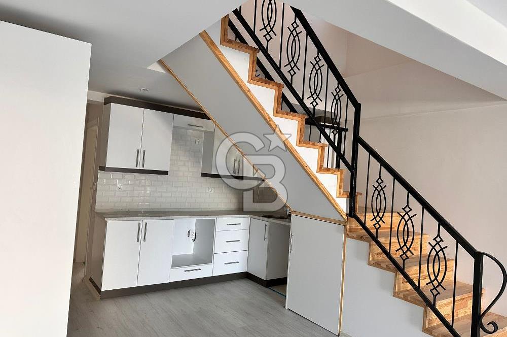 Foça Kazım Dirik Mah. Kiralık 3+1 Bahçeli Dubleks Daire