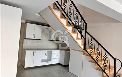 Foça Kazım Dirik Mah. Kiralık 3+1 Bahçeli Dubleks Daire