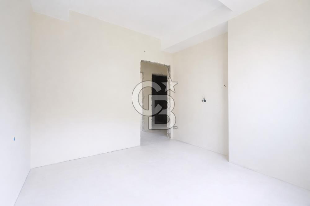 FENERBAHÇE , SELAHATTİN PINAR SOKAK'TA 4+1 KATTA TEK NET 140 M2 DAİRE