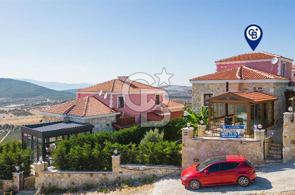 Foça Yenibağarası Mah. Satılık 4+1 Müstakil Villa