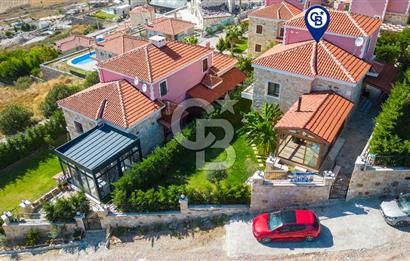 Foça Yenibağarası Mah. Kiralık 4+1 Müstakil Villa