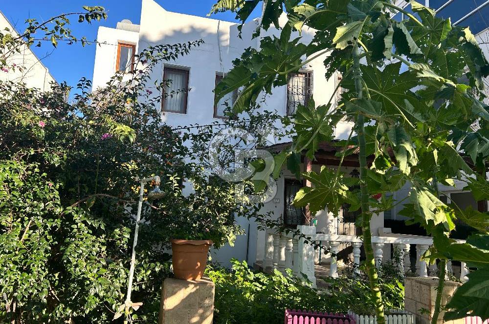 Yalıkavak Merkez Sahile 150m 5+1 Bahçeli Müstakil Villa