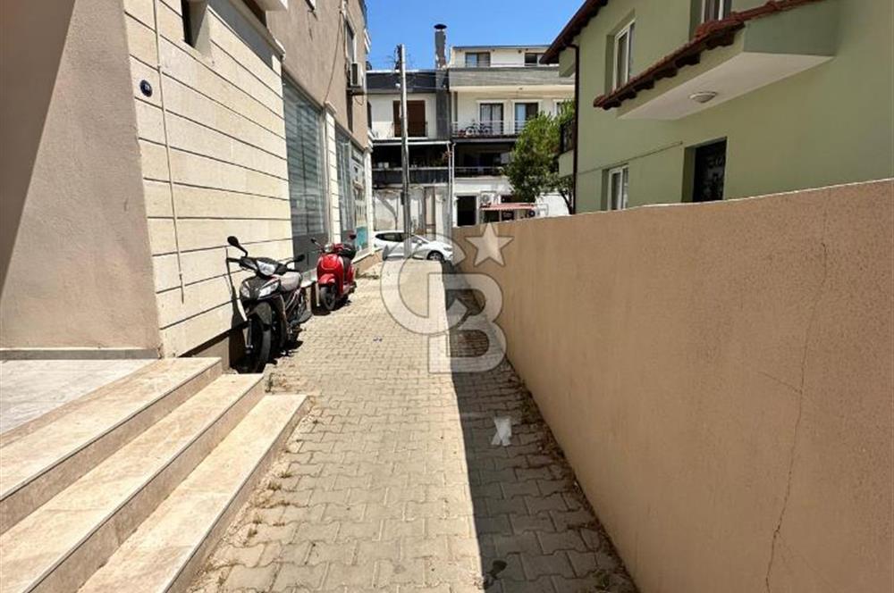 Foça Kazım Dirik Mah. Merkezi Konum Kiralık Dükkan