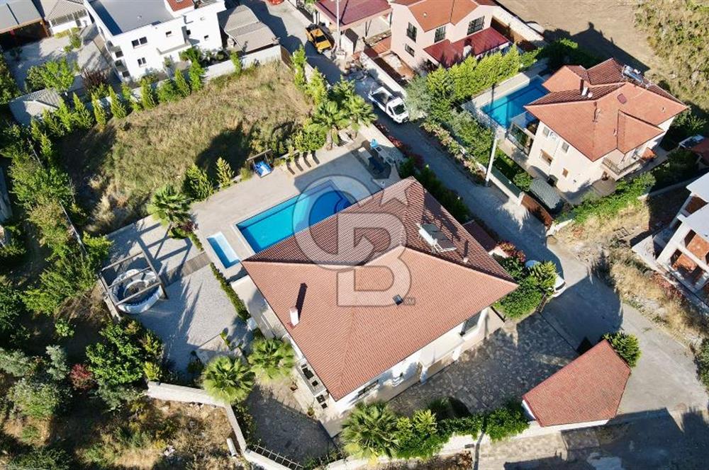 FETHİYE ÜZÜMLÜ'DE SATILIK DUBAİ TARZI LÜKS VİLLA