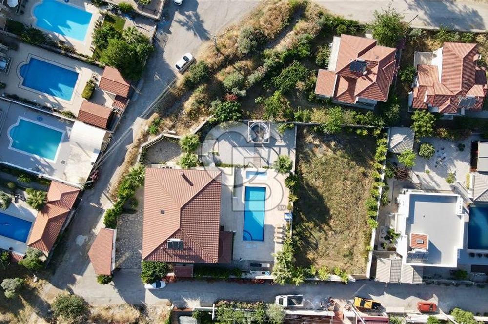 FETHİYE ÜZÜMLÜ'DE SATILIK DUBAİ TARZI LÜKS VİLLA