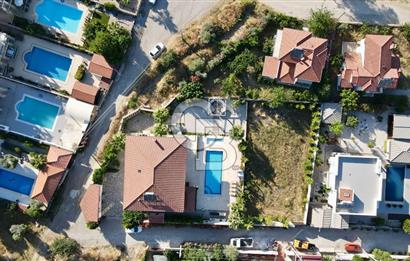 FETHİYE ÜZÜMLÜ'DE SATILIK DUBAİ TARZI LÜKS VİLLA
