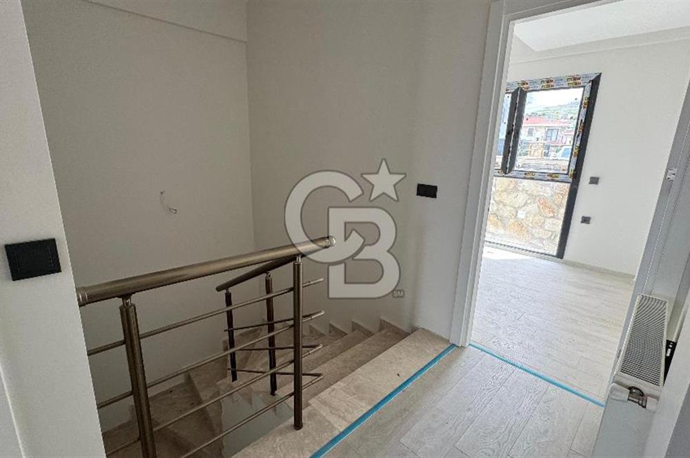 Yenifoça Mustafa Kemal Atatürk Mah. Kiralık 3+1 Bahçeli Dubleks