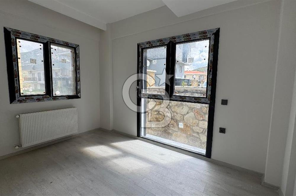 Yenifoça Mustafa Kemal Atatürk Mah. Kiralık 3+1 Bahçeli Dubleks