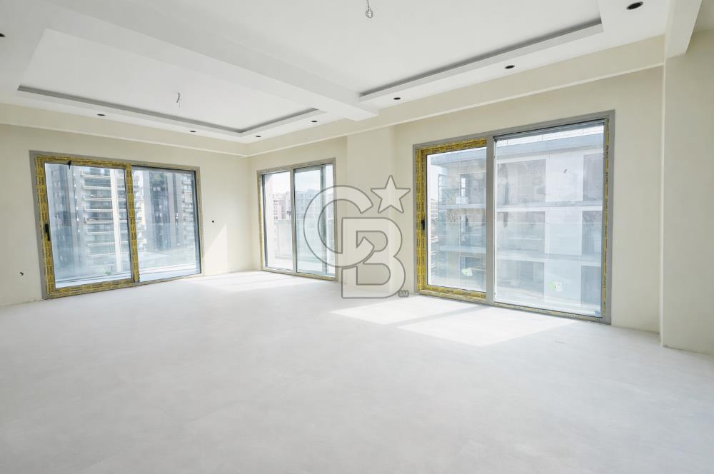 FENERBAHÇE , SELAHATTİN PINAR SOKAK'TA 4+1 KATTA TEK NET 140 M2 DAİRE