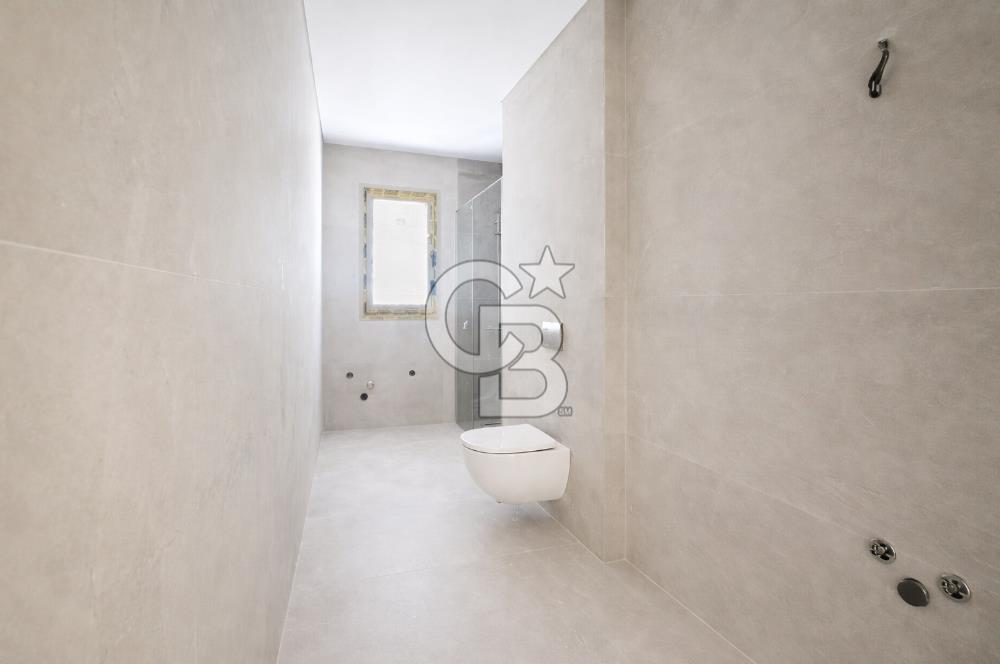 FENERBAHÇE , SELAHATTİN PINAR SOKAK'TA 4+1 KATTA TEK NET 140 M2 DAİRE