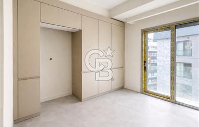 FENERBAHÇE , SELAHATTİN PINAR SOKAK'TA 4+1 KATTA TEK NET 140 M2 DAİRE