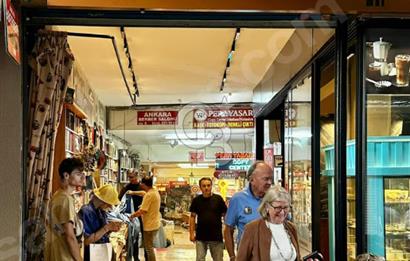 BEYOĞLU ASLIHAN PASAJI'NDA, KISMİ DENİZ MANZARALI, SATILIK OFİS