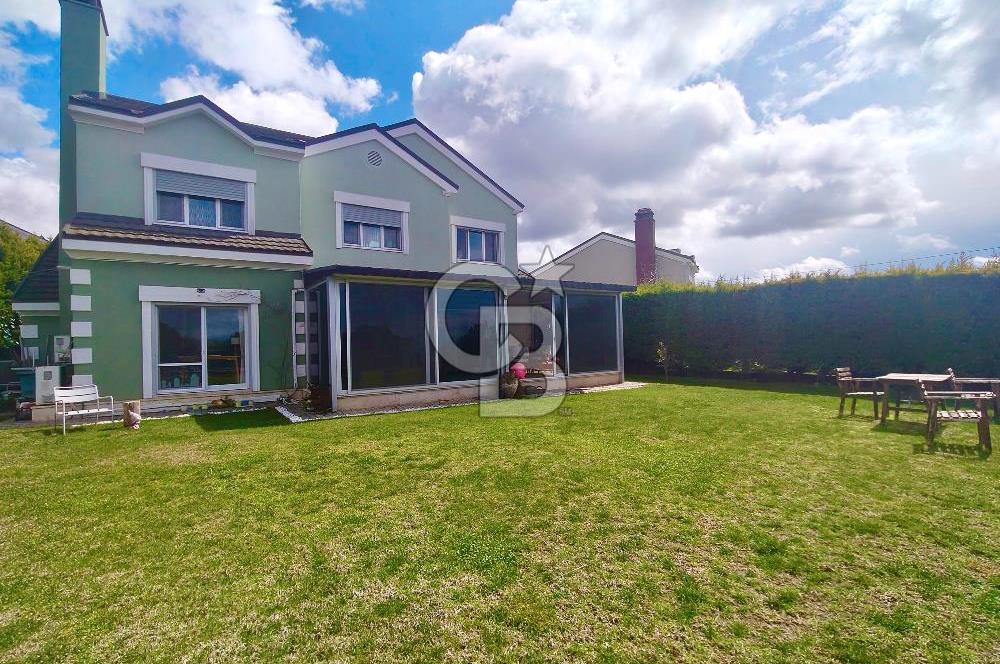 İZMİR ULUKENT YAMAÇEVLER'DE SATILIK 4+1 VİLLA