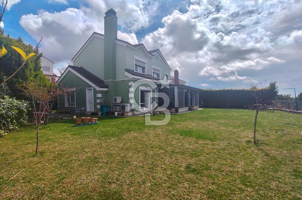 İZMİR ULUKENT YAMAÇEVLER'DE SATILIK 4+1 VİLLA