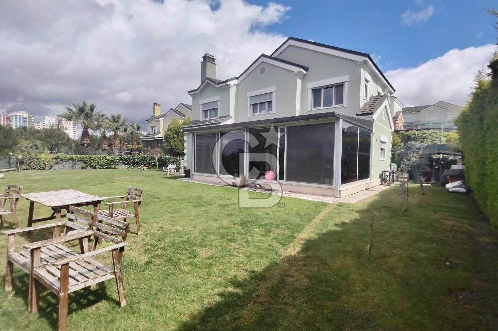 İZMİR ULUKENT YAMAÇEVLER'DE SATILIK 4+1 VİLLA