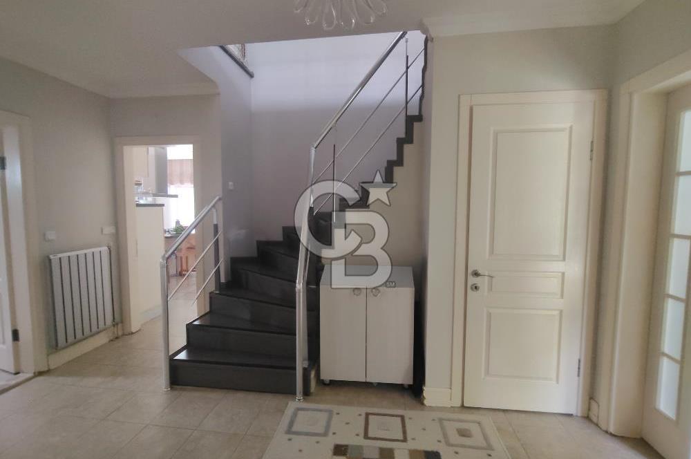 İZMİR ULUKENT YAMAÇEVLER'DE SATILIK 4+1 VİLLA