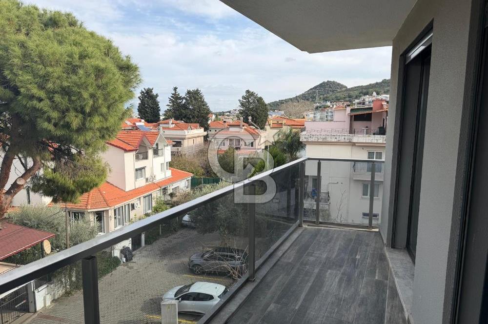 Narlıdere Limanreis'te Deniz Manzaralı 3+1 Dubleks Daire